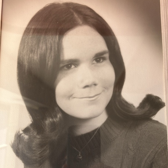 Vintage framed photo portrait of a young woman - Picture 6 of 15